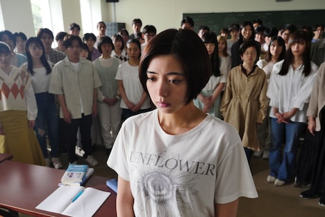 「世にも奇妙な物語'23 夏の特別編」より「視線」場面写真。