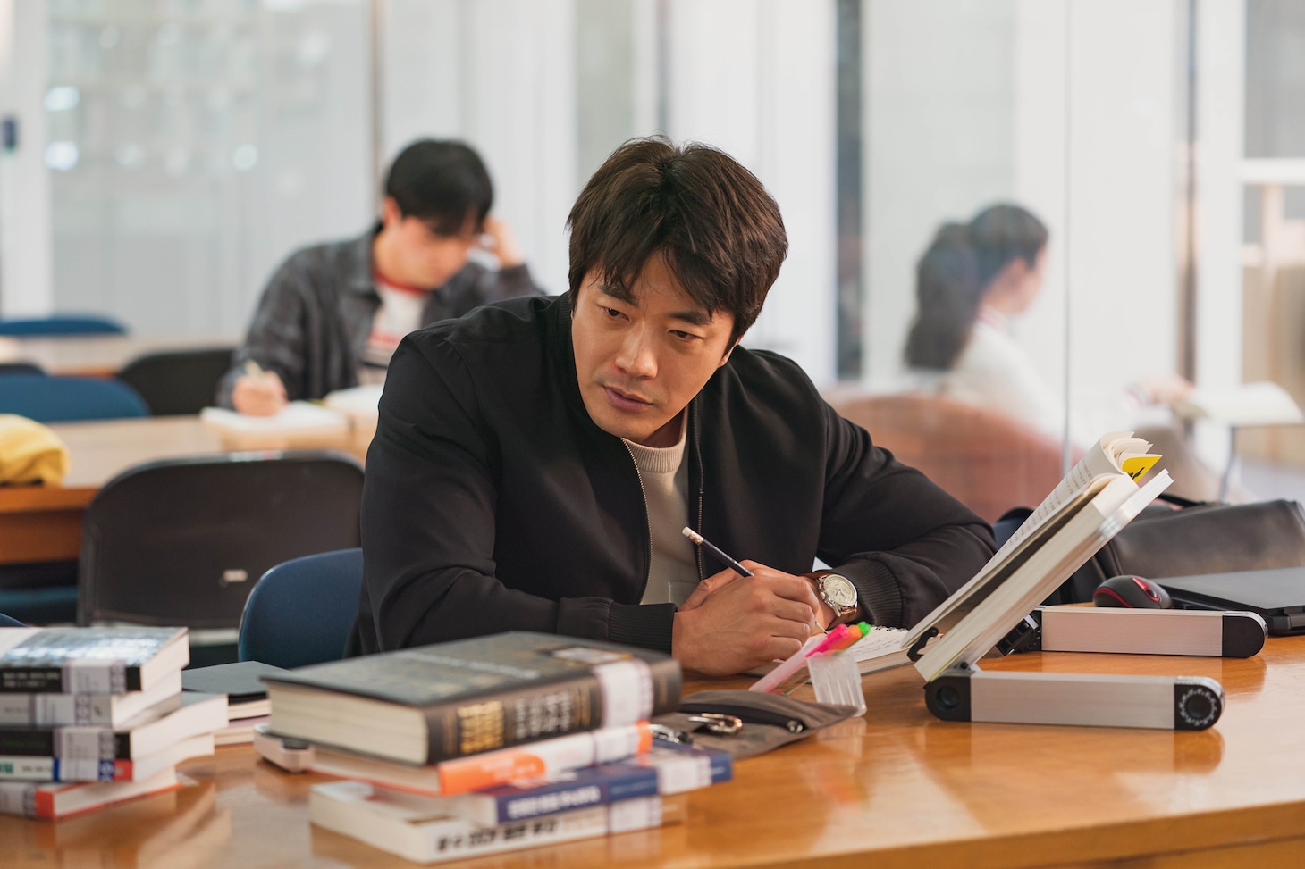 「危機のX」場面写真