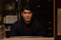 「札束と温泉」場面写真