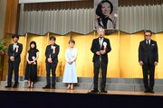 左から坂元裕二、井上由美子、岡田惠和、大石静、池端俊策、三谷幸喜。