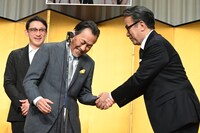 前列左から佐藤B作、三谷幸喜。