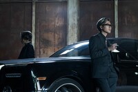 左から清水尋也扮する半間、間宮祥太朗演じるキサキ。