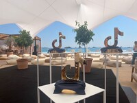 「#TikTokShortFilm コンペティション」のトロフィー。