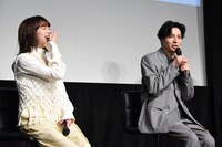 「まさか走って帰る人だとは……」と、撮影を終えた門脇麦（左）の帰宅スピードに驚く生田斗真（右）。