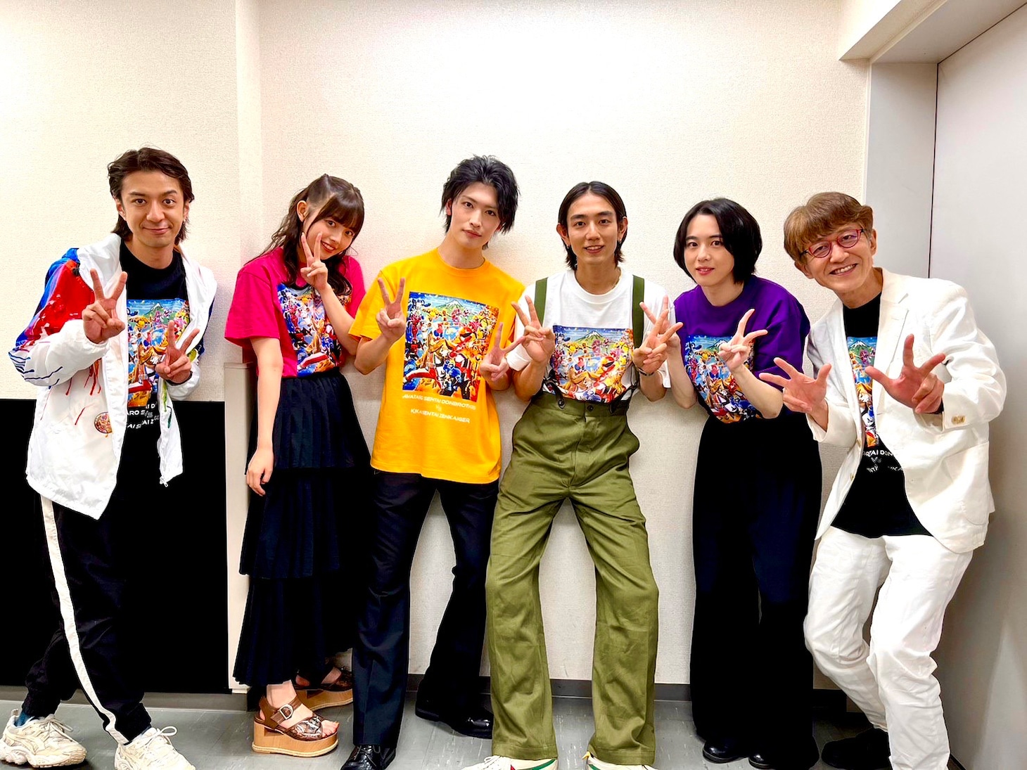 左から松本寛也、森日菜美、増子敦貴、駒木根葵汰、世古口凌、白倉伸一郎。