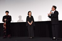 「波紋」初日舞台挨拶の様子。