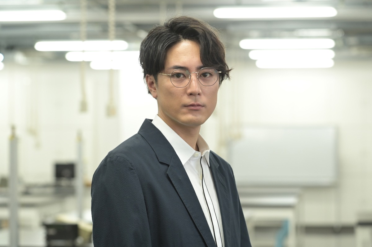 「ペンディングトレイン―8時23分、明日 君と」より、間宮祥太朗演じる蓮見涼平。