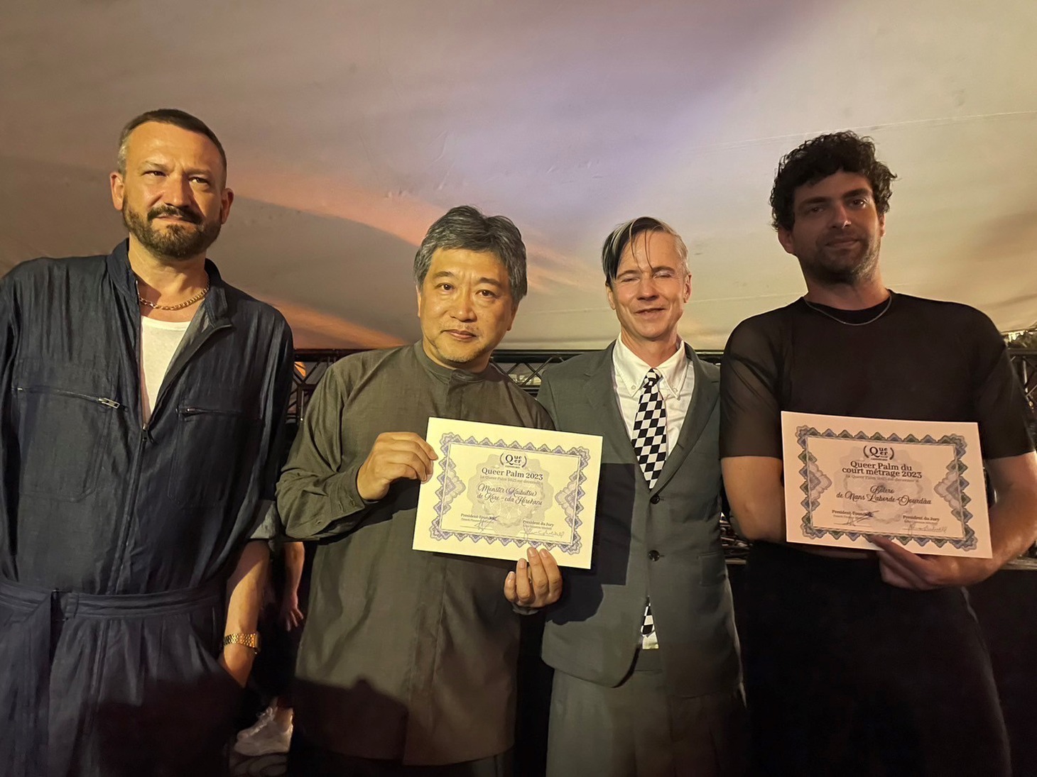 「怪物」クィア・パルム賞受賞の様子。