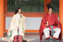 左から吉高由里子、柄本佑。