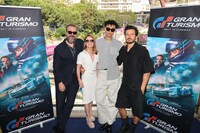 モナコグランプリを観戦した「グランツーリスモ」のキャストたち。左からデヴィッド・ハーバー、ジェリ・ハリウェル、アーチー・マデクウィ、オーランド・ブルーム。