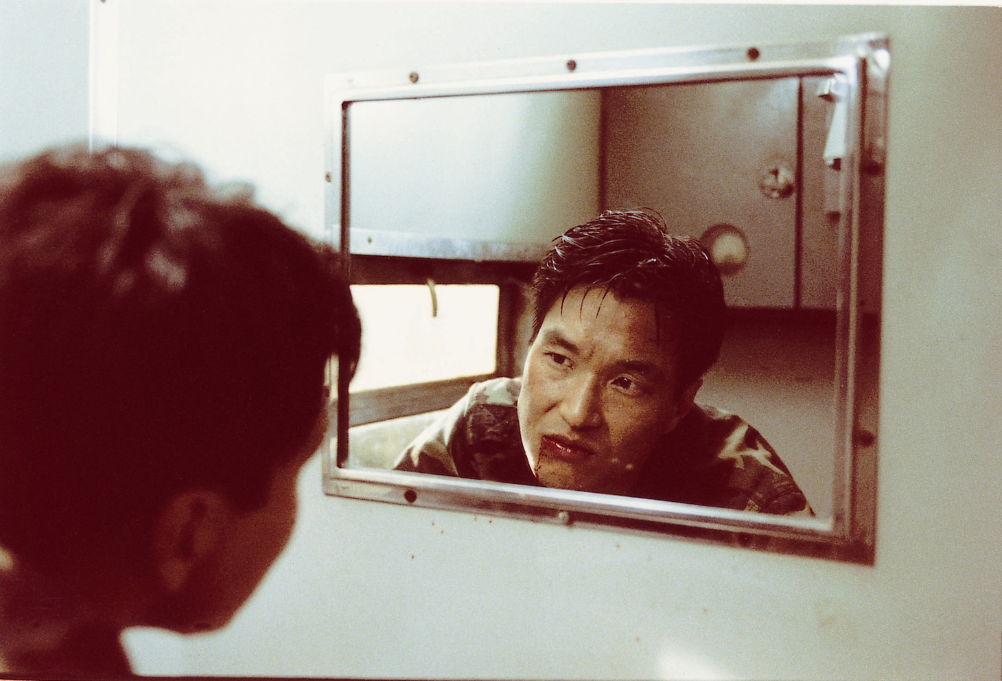 「グリーンフィッシュ」場面写真 (c)2005 CINEMA SERVICE CO.,LTD. ALL RIGHTS RESERVED