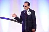 「過大評価です」と異論を唱えるタモリ。