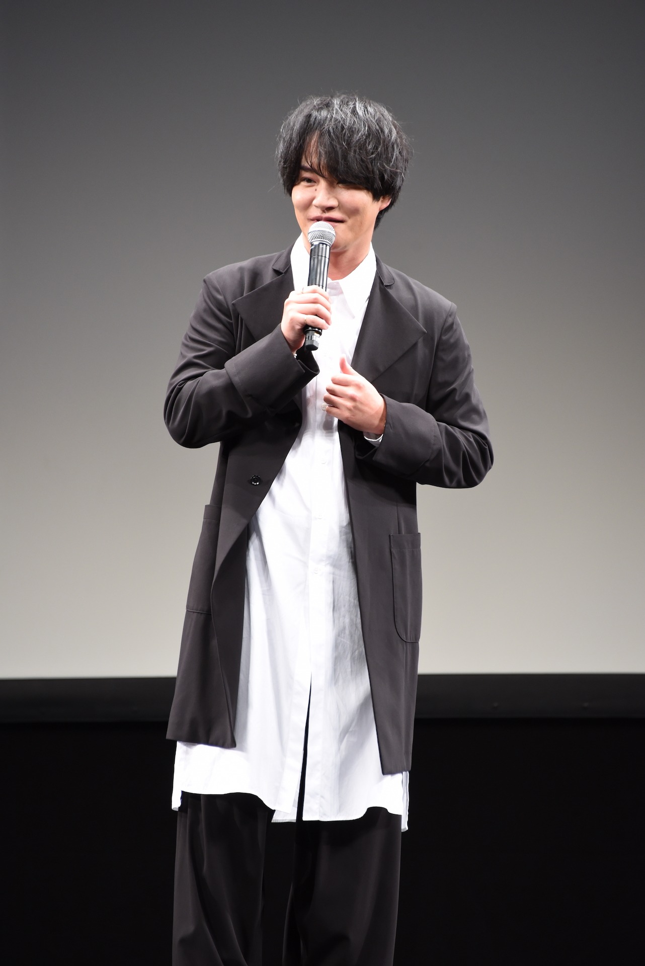 細谷佳正