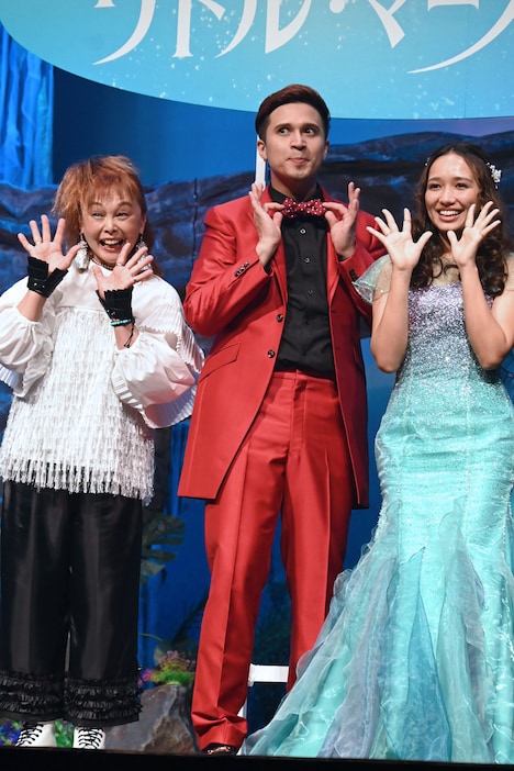 左から高乃麗、木村昴、豊原江理佳。