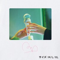 吉澤嘉代子コラボTシャツの背面デザイン（イメージ）。