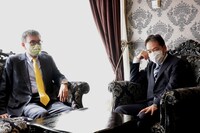 「1.4BILLION」場面写真