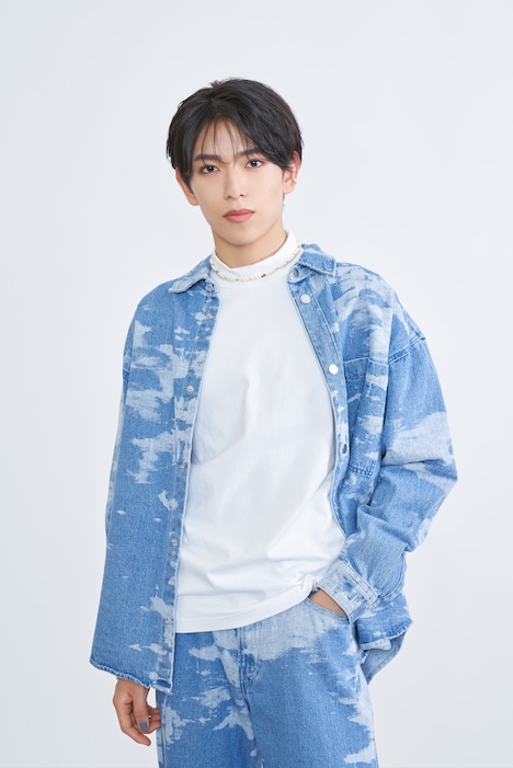 矢巻光役の深田竜生。