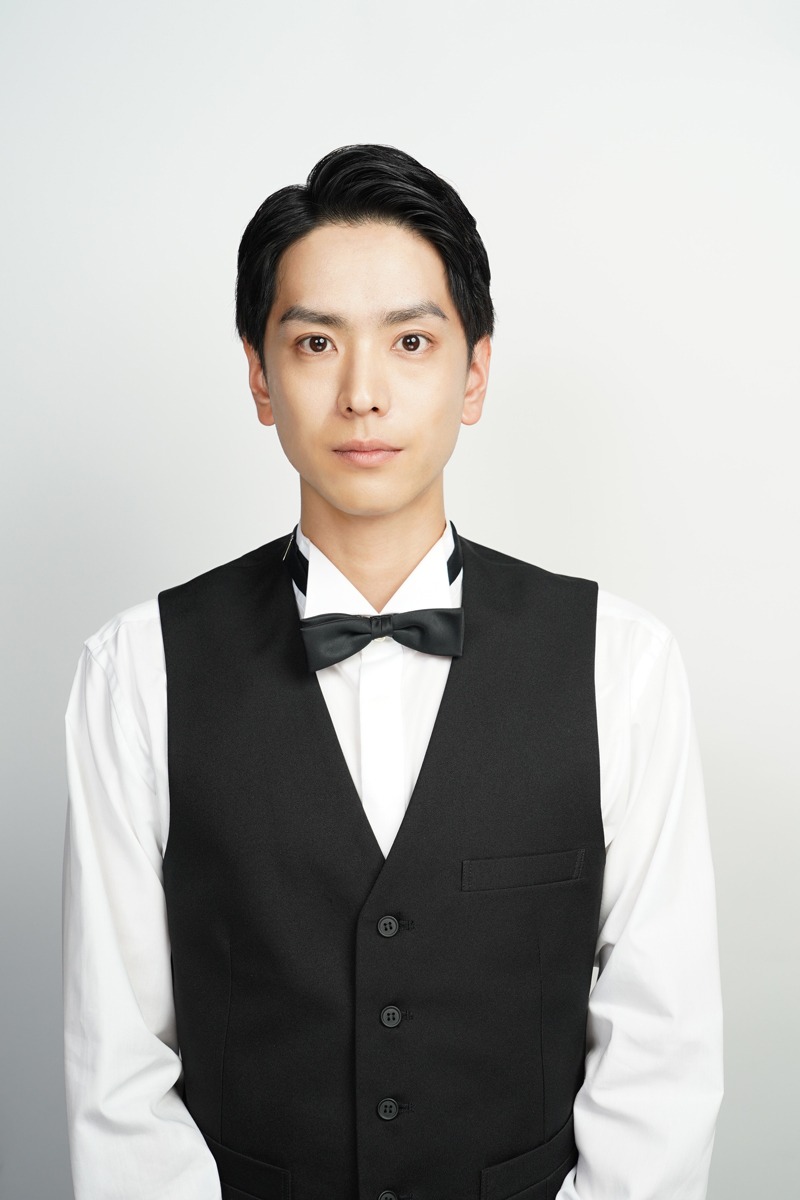 柏木淳二役の黒羽麻璃央。