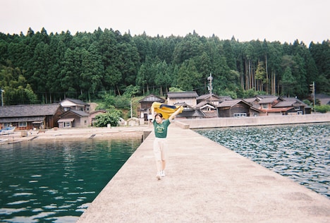 奥平大兼が撮影した森七菜。