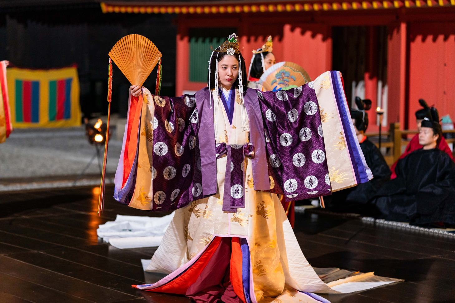 「光る君へ」撮影風景より、吉高由里子。