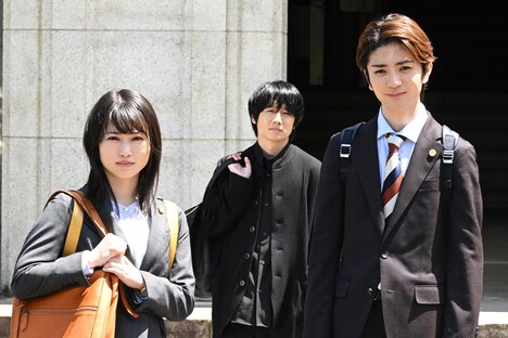 「勝利の法廷式」場面写真