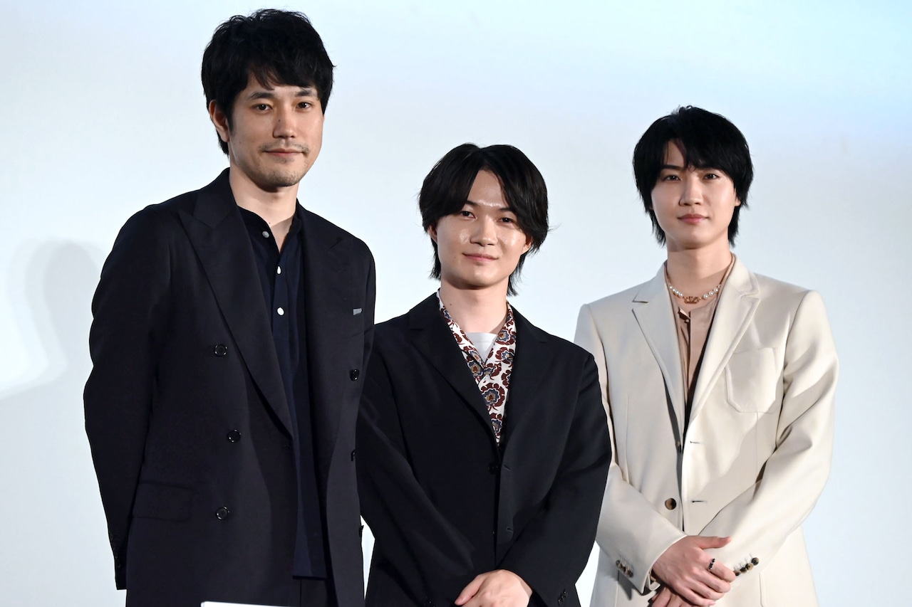 アミューズ 10名直筆サイン 佐藤健/神木隆之介/桜田通　他 Amazon.co.jp: アミューズ 10名直筆サイン 佐藤健神木隆之介桜田
