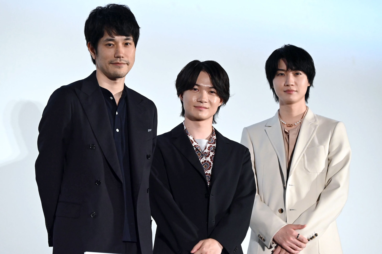 左から松山ケンイチ、神木隆之介、桜田通。