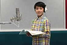 監督から「トレビアン！」と褒められ、安堵する市川新之助。