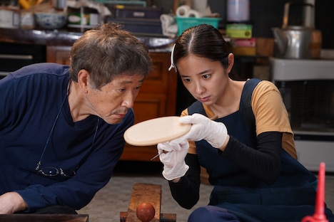 「バカ塗りの娘」新場面写真