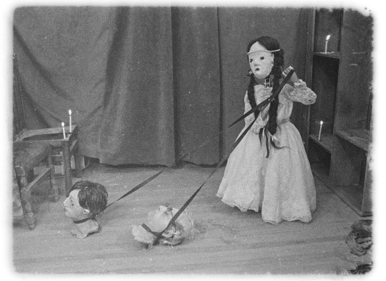 「骨」場面写真 (c)Pista B & Diluvio, 2023