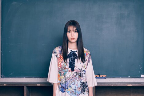 山口茉莉花役の中村里帆。