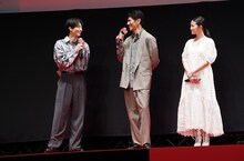 左から高杉真宙、永山絢斗、今田美桜。
