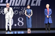 左から堀内賢雄、沢城みゆき、神谷明。