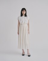 黒目すい役の飯豊まりえ。