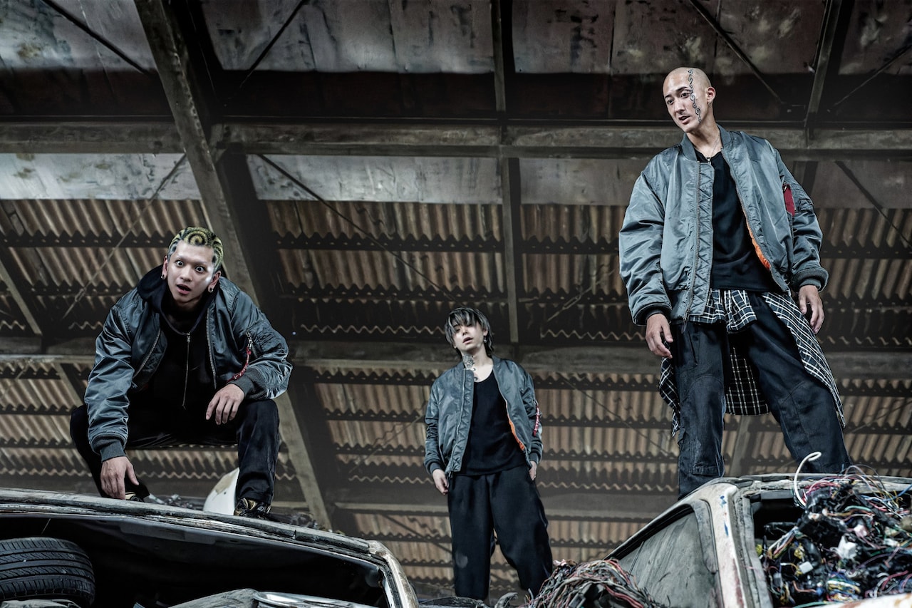 羽宮一虎 村上虹郎 実写 劇場版 限定 ピアス 村上虹郎扮する一虎（中央