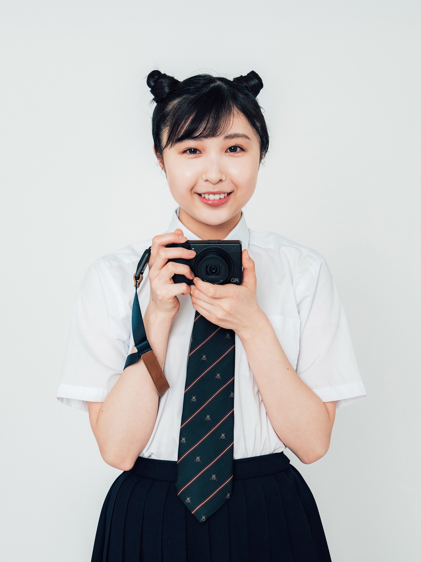 毒島リン子役の中村守里。