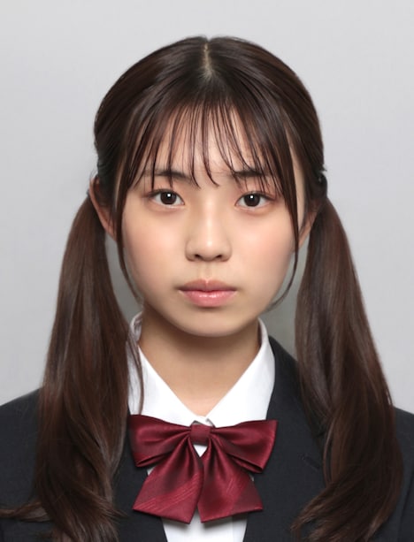 加賀凛役の菊地姫奈。