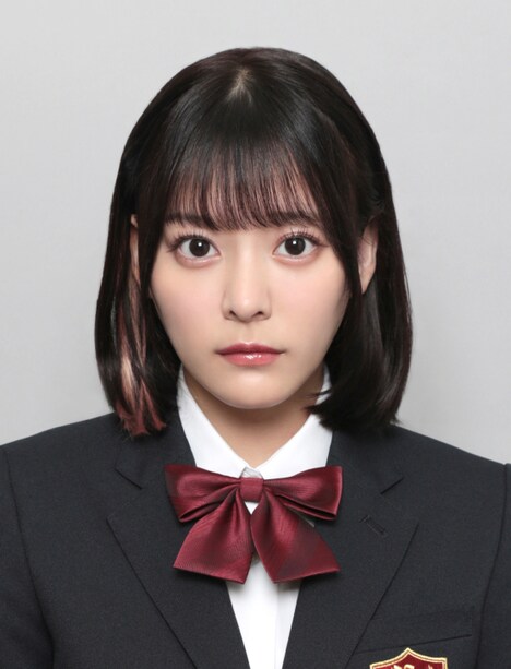 美山志乃役の齊藤なぎさ。