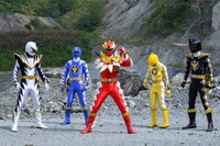 「爆竜戦隊アバレンジャー20th 許されざるアバレ」新場面写真