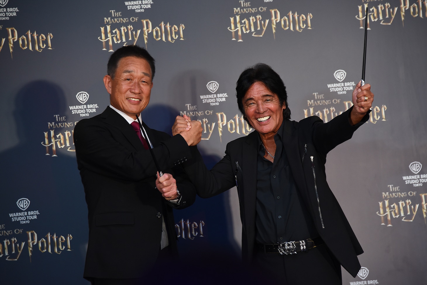 左から辻発彦、松崎しげる。