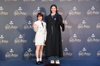 左からIMALU、すみれ。