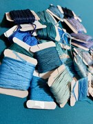 「青いカフタンの仕立て屋」コラボ刺繍メイキング写真