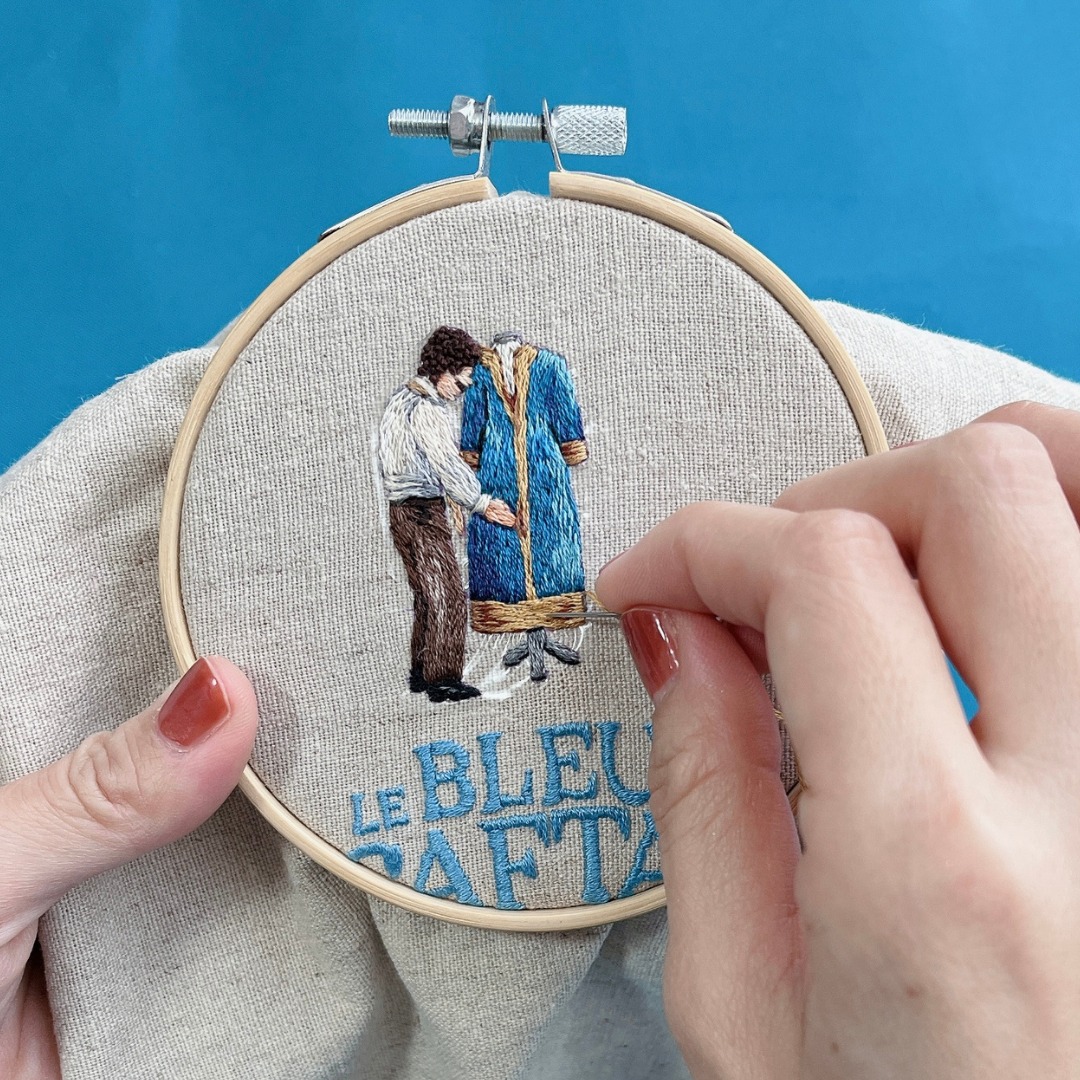 「青いカフタンの仕立て屋」コラボ刺繍メイキング写真