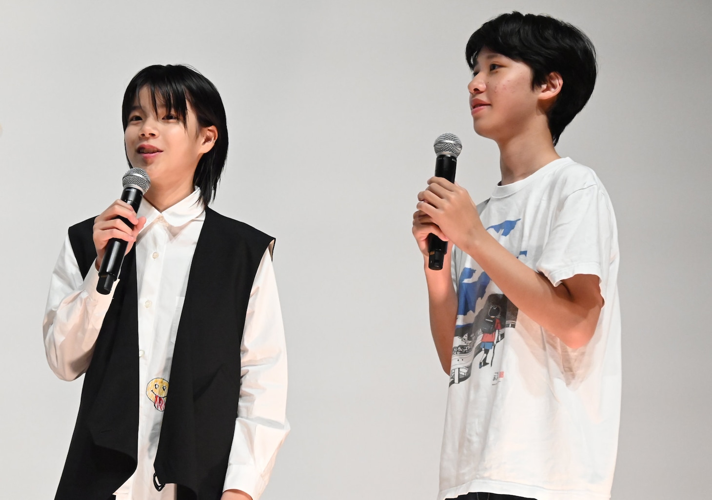 左から大沢一菜、大関悠士。