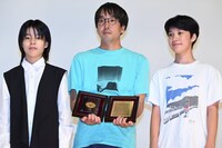 左から大沢一菜、森井勇佑、大関悠士。