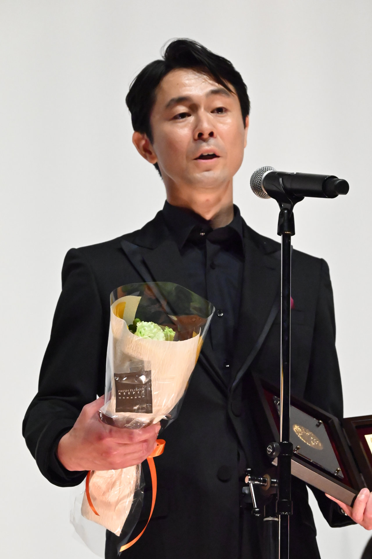 足立智充