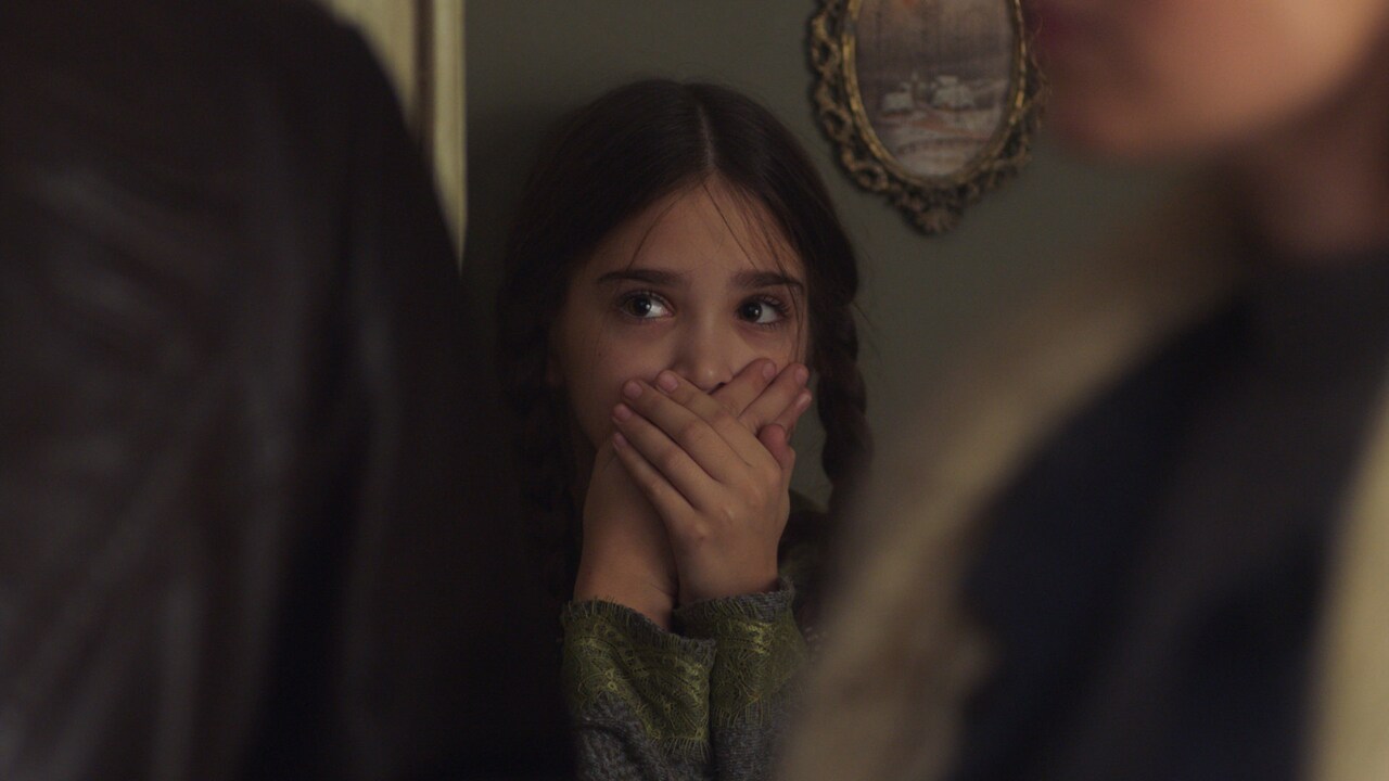 ユダヤ人の娘がナチスから身を隠す「キャロル・オブ・ザ・ベル」緊迫した本編映像