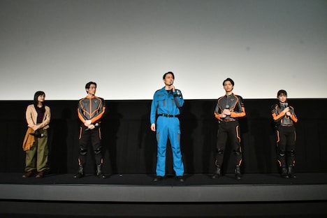 左から中村加弥乃、大地伸永、蕨野友也、松本大輝、村山優香。