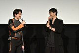 左から松本大輝、谷口賢志。
