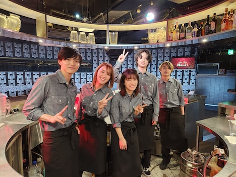 左から康祐役の佐藤大樹、明日美役の工藤遥、早苗役の美山加恋、一真役の曽田陵介、直己役の松岡広大。